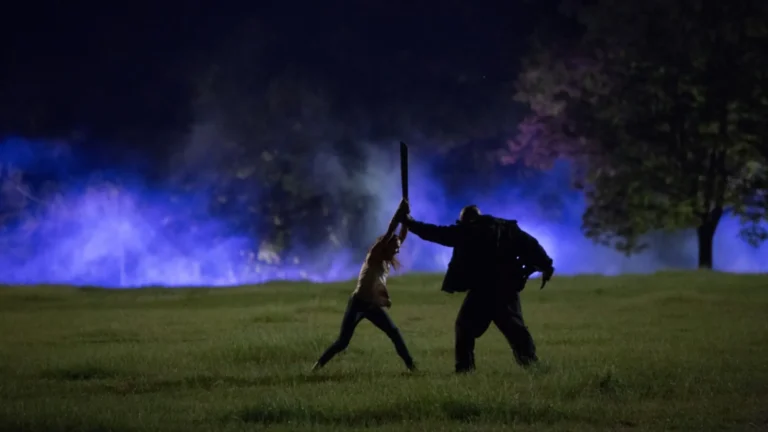The Final Girls volta aos holofotes: slasher metalinguístico chega ao streaming gratuito