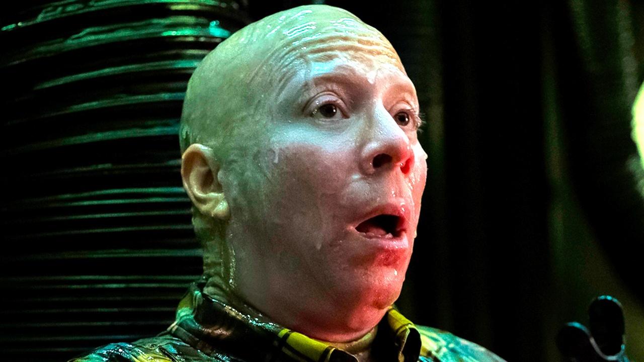 Série Stuart Fails to Save the Universe apostando em mudança de gênero e multiverso